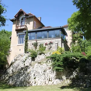 https://la-garenne-de-morestel.hotels-rhonealpes.com